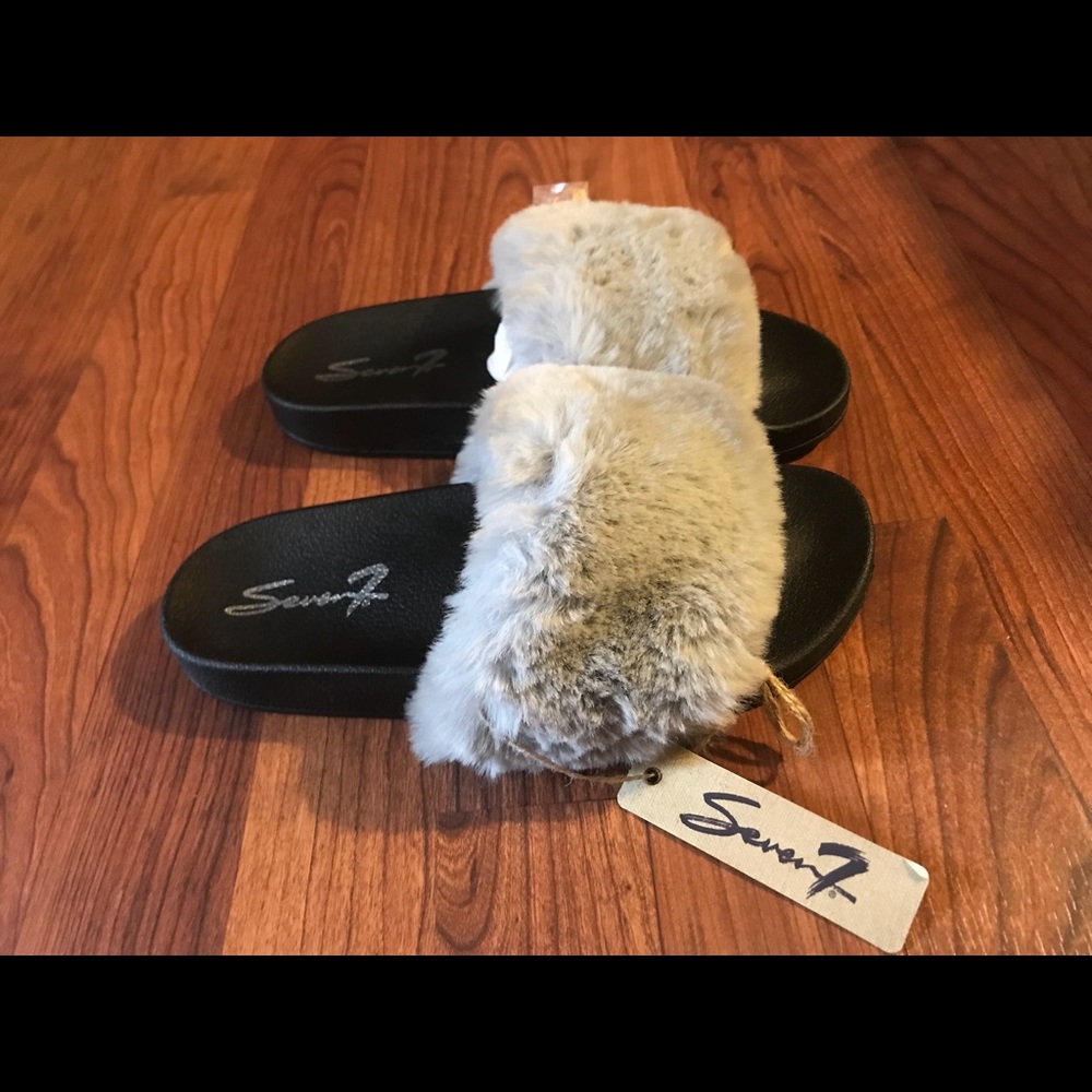 Seven fur slides NWT